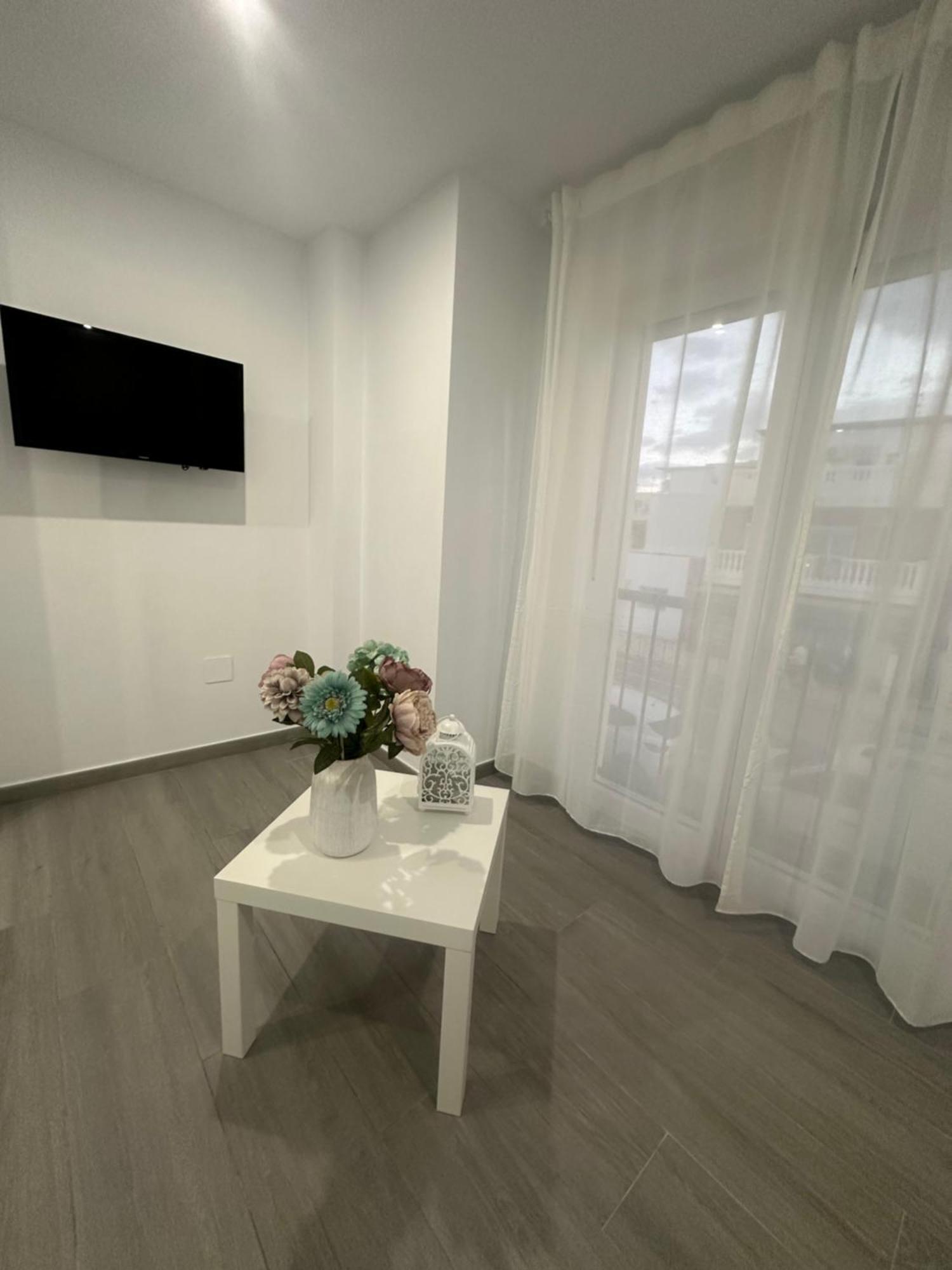 Apartamento Maui Beach En El Palo Málaga Exteriör bild